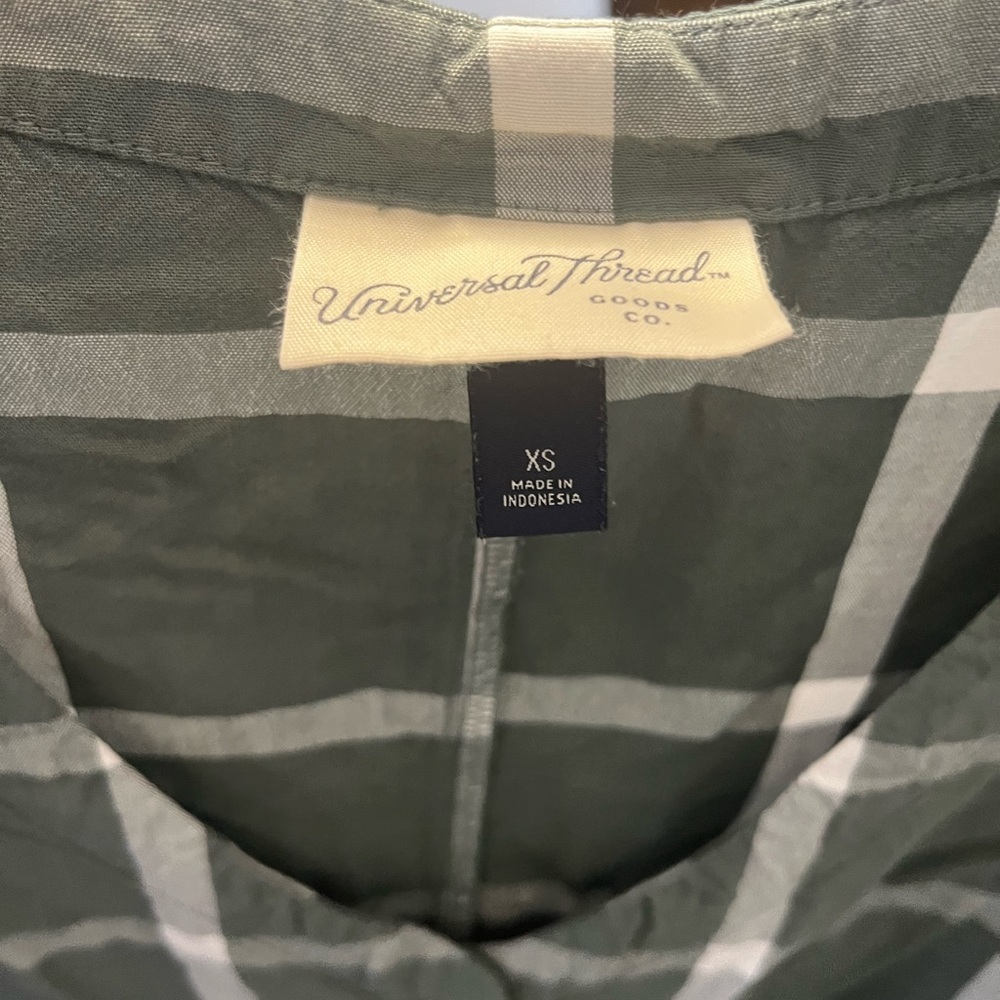 Green Plaid Button-Up Women's Top - Picture 2 of 2